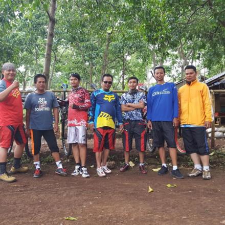 Album : gowes prangkat desa bojong emas